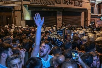 Detenidos cuatro trabajadores de una revista por una caricatura de Mahoma que ha desatado graves enfrentamientos en Estambul