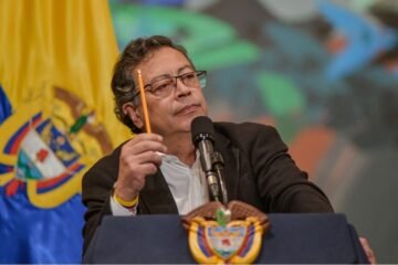 Traidores de la patria: Petro arremetió contra congresistas opositores