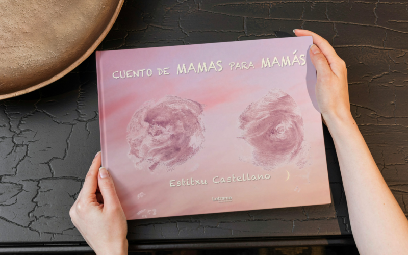Estitxu Castellano Quintana desnuda y amamanta un nuevo género literario: Cuento de mamas para mamás