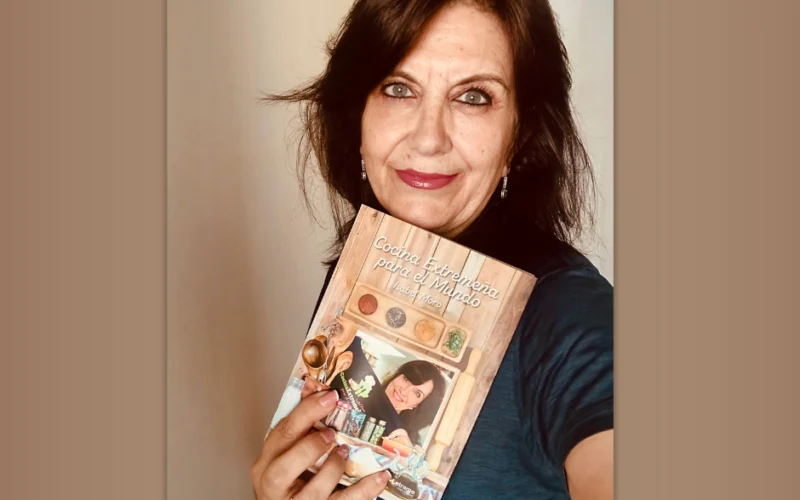 Isabel Moro Sánchez rinde homenaje a la memoria y al sabor con su libro Cocina extremeña para el mundo