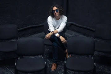 Óscar Vera retrata la lealtad, la redención y la ironía de la vida en Los Años Wonder