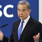 China pide prudencia a Estados Unidos sobre Irán y el hijo del ‘sha’  pide a Trump que «ayude» a su pueblo