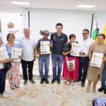42 familias campesinas reciben títulos de propiedad en Huila