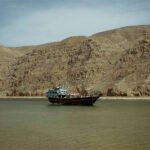 EL MUNDO viaja al Estrecho de Ormuz, epicentro del conflicto bélico con Irán: «Desde este lado puedes oler y sentir la guerra»