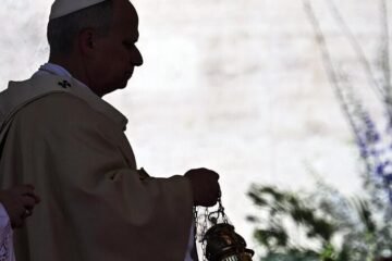 El Papa León XIV en su primer Domingo de Pascua: «¡Quienes tienen el poder de desatar las guerras elijan la paz!»