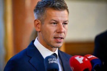 Péter Magyar sigue su ofensiva contra el ‘sistema Orban’ como si estuviese aún en campaña