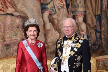 La Reina Sofía junto a numerosos miembros de la realeza, en la fastuosa cena por el 80 cumpleaños del rey Carlos Gustavo de Suecia