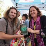 Sant Jordi impulsa nuevas voces literarias: Gisel Ferron presenta “El cristel verde” en una jornada marcada por la imaginación y la creatividad