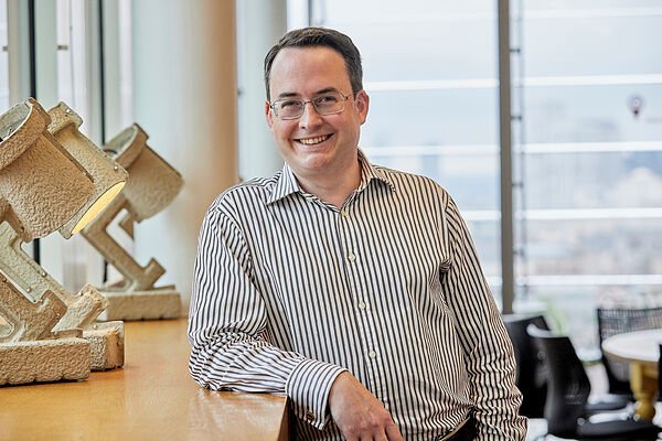 Fabien Curto Millet  (economista jefe de Google): «Soy escéptico con la ola de despidos por la IA. Es más fácil decir eso que reconocer que tu producto no tiene encaje en el mercado»