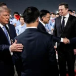 Trump aterriza en China con Elon Musk y otro líderes tecnológicos para hacer presión comercial a Xi Jinping