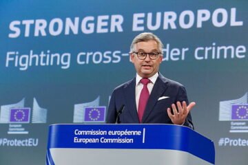 Bruselas responde a la petición de reconocimiento diplomático de los talibán: «No habrá ningún tipo de concesión»