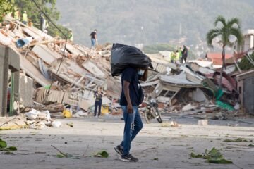 Saqueos en la zona cero de los terremotos de Venezuela: entre la desesperación y la delincuencia