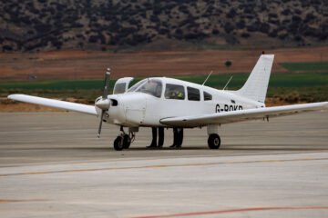 Mueren 11 personas al estrellarse un avión civil con un grupo de paracaidistas en el noreste de Francia