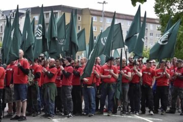 Acusan a cuatro neonazis de planear atentados terroristas contra minorías, escuelas y templos en Polonia