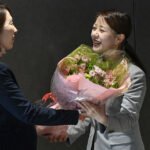 La baja por maternidad de una alcaldesa que abre un debate nacional en Japón y desafía la extrema cultura del sacrificio