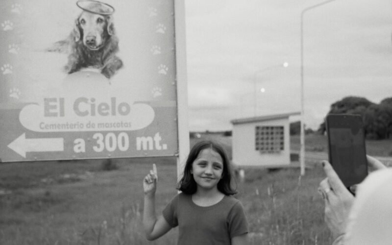 El mensaje: El enigma como coartada (***)
