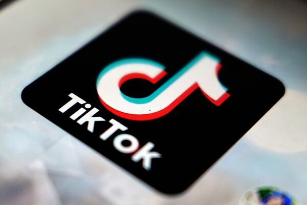 La UE acusa a TikTok de no proteger suficientemente a los menores