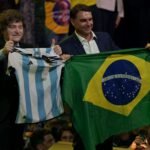 Milei, héroe de la derecha en el lanzamiento de Flávio Bolsonaro a la Presidencia: «Que la ola azul llegue a Brasil»