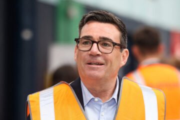 Andy Burnham pone a los laboristas al frente de las encuestas del Reino Unido en solo una semana