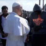 El Papa León XIV rinde homenaje a las víctimas de las rutas migratorias en Lampedusa