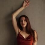 Detenida una escort rusa por el asesinato del ex oficial ucraniano asesinado con una bomba en Crimea: «Ha confesado y actuó por orden de Kiev»