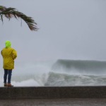 El huracán Lala roza la Isla Grande de Hawái con vendavales y aguaceros sin tocar tierra