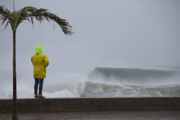 El huracán Lala roza la Isla Grande de Hawái con vendavales y aguaceros sin tocar tierra