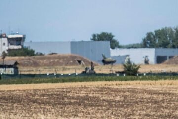Un caza de la Fuerza Aérea húngara se estrella y el piloto consigue eyectarse justo a tiempo