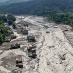 Al menos 98 muertos y 900 desaparecidos, muchos turistas, por una fuerte riada entre Nepal y el Tíbet