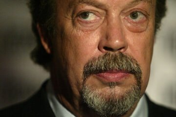 Muere a los 80 años Tim Curry, el actor que dio vida a Pennywise y protagonizó The Rocky Horror Picture Show