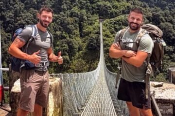 Dos turistas atrapados en Nepal: «La carretera desapareció ante nuestros ojos; estuvimos atascados en una franja de tierra durante ocho horas»