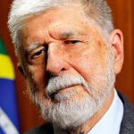 Celso Amorim, ex ministro de Exteriores: «Brasil es muy grande para ser controlado, pero los de Bolsonaro están siempre con la bandera de Estados Unidos»