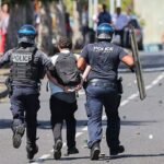 Dos detenidos por el linchamiento a un policía durante las protestas estudiantiles en Francia