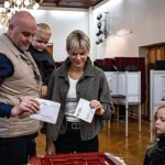 El ‘coloso’ Kulbergs revalida su mandato en Letonia y blinda su política firme frente a Rusia