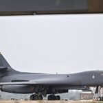 Estados Unidos retira con urgencia sus bombarderos de la base británica de Fairford