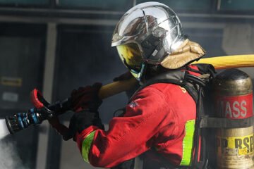 Tres muertos en un incendio en un edificio en Francia que se investiga como intencionado