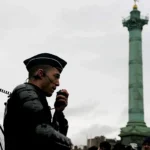 París se blinda ante una nueva jornada de protestas planchas de madera, verjas metálicas y un amplio dispositivo
